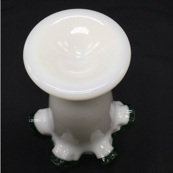 Vintage Discontinued Fenton Emerald Crest 6in Double Crimped Vase - Picture 7 of 10